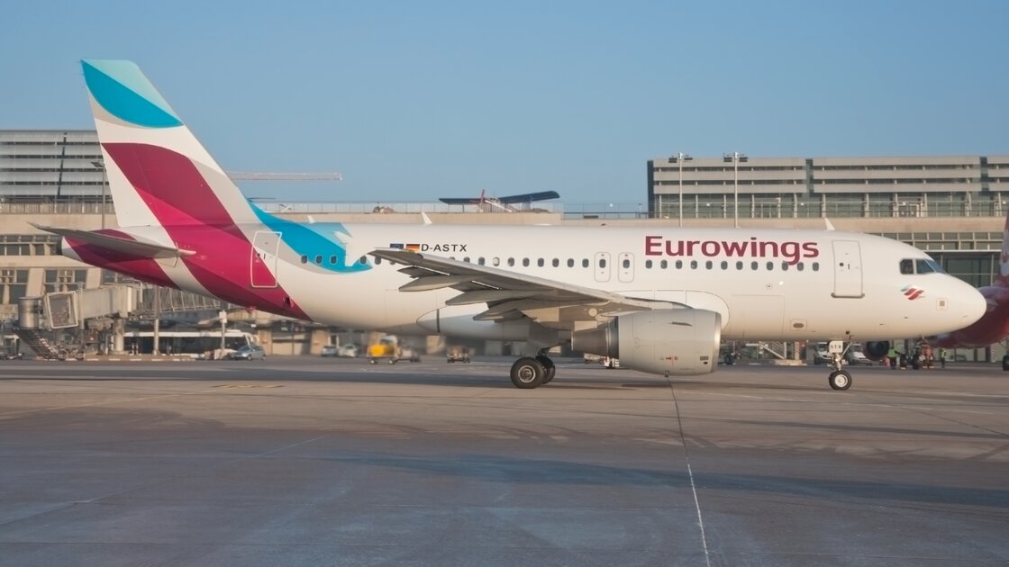 Arrival and Departure Stuttgart - EW 319@2x.29230137 