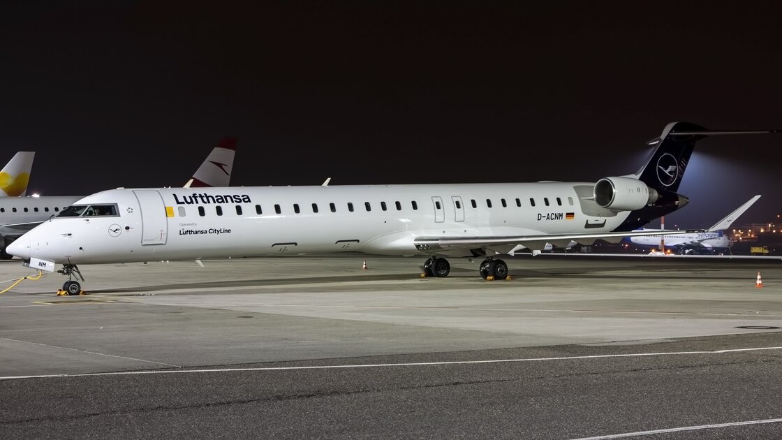 Arrival and Departure - Stuttgart Airport