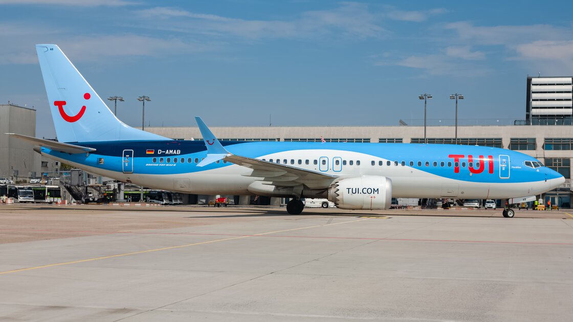 Arrival and Departure - Stuttgart Airport